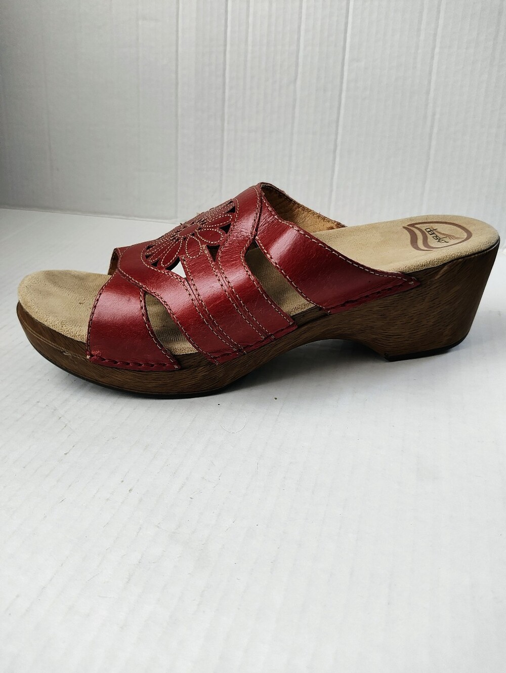Dansko Red Suzy Leather Floral Cutout Slide Sandals Clogs Sz 41